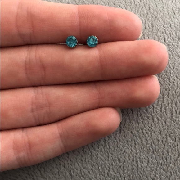 Stud earring set of 8 - Picture 7 of 8